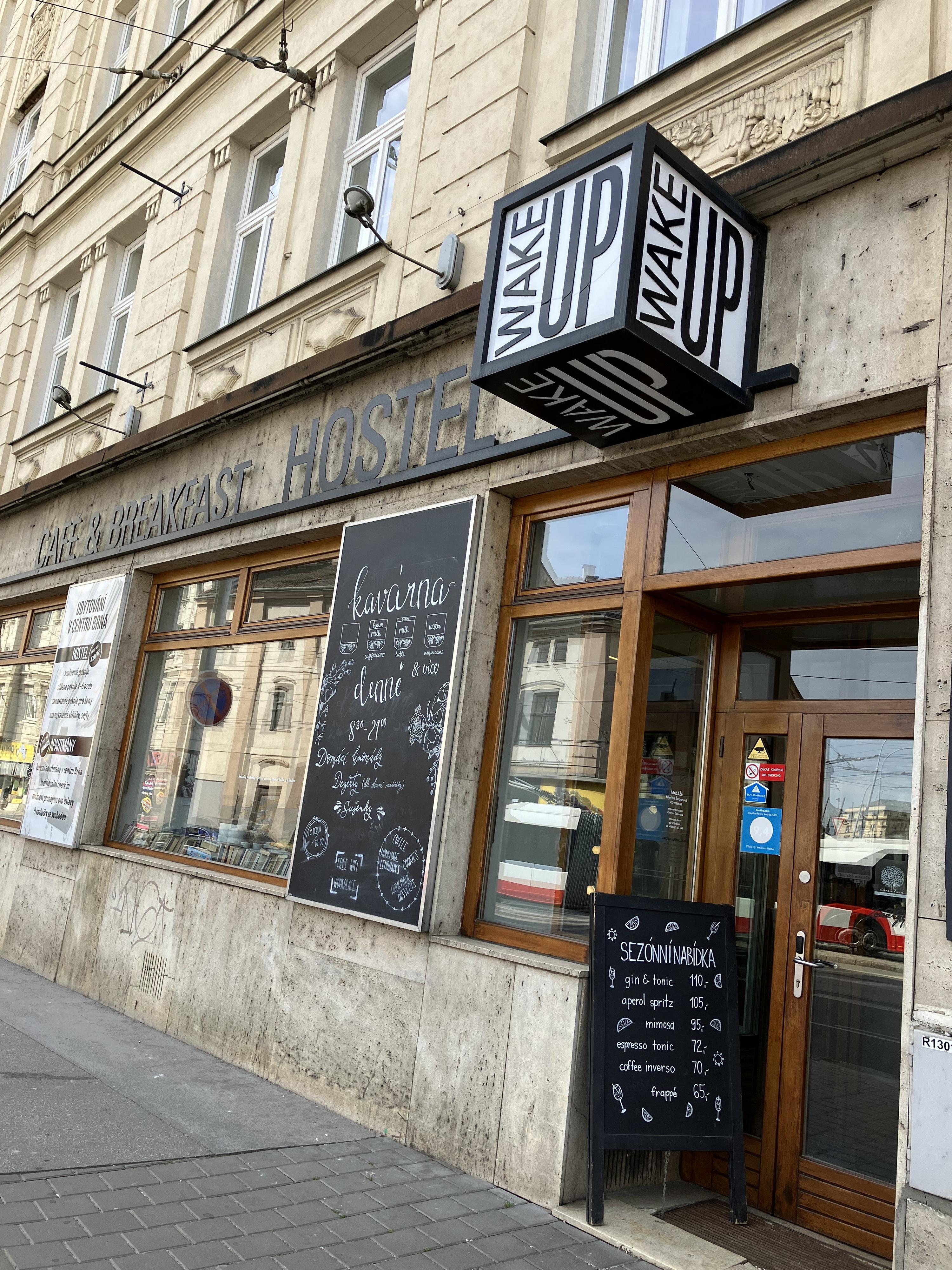 Katukuva hostellin ulkopuolelta