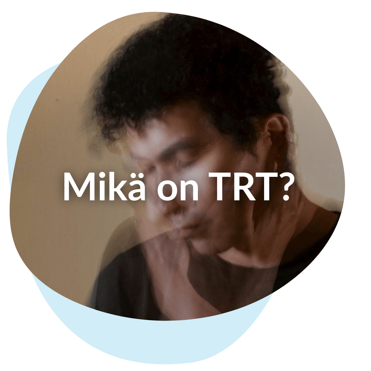 Teini-ikäinen poika, jolla huolia mielessä