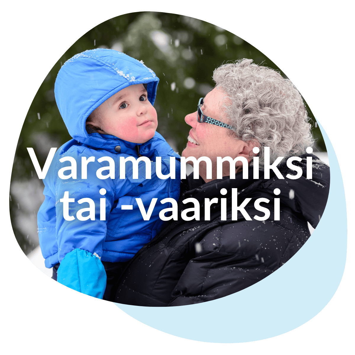 Varamummi, jonka sylissä on sinitakkinen pieni poika.