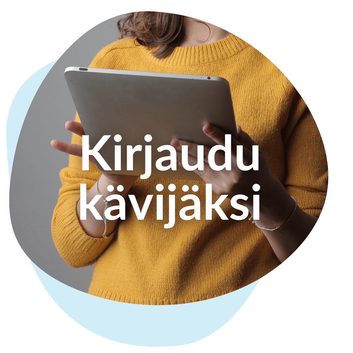 Nainen käyttää tablettia.