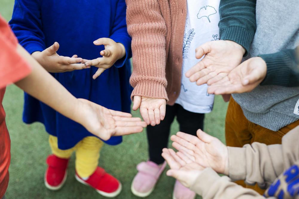 Kuvituskuva, lapset yhdessä