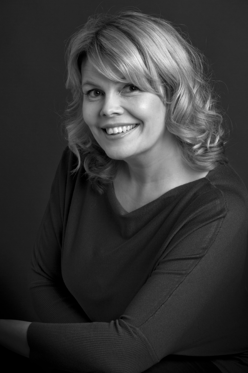 Järjestöpäivän puhujana YTM, Master of Applied Positive Psychology, ratkaisukeskeinen työnohjaaja ja kirjailija Taina Laane.