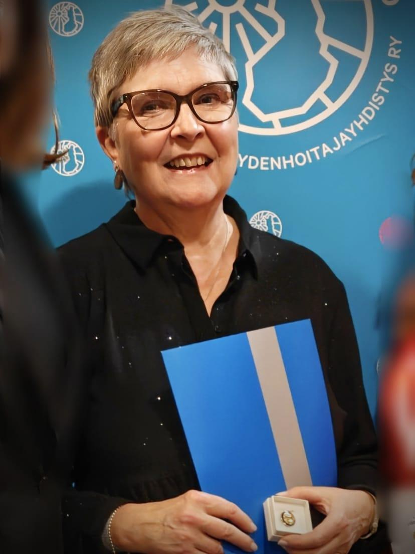 Kuvassa Vuoden 2025 Tyyneksi valittu terveydenhoitaja Jaana Laiho
