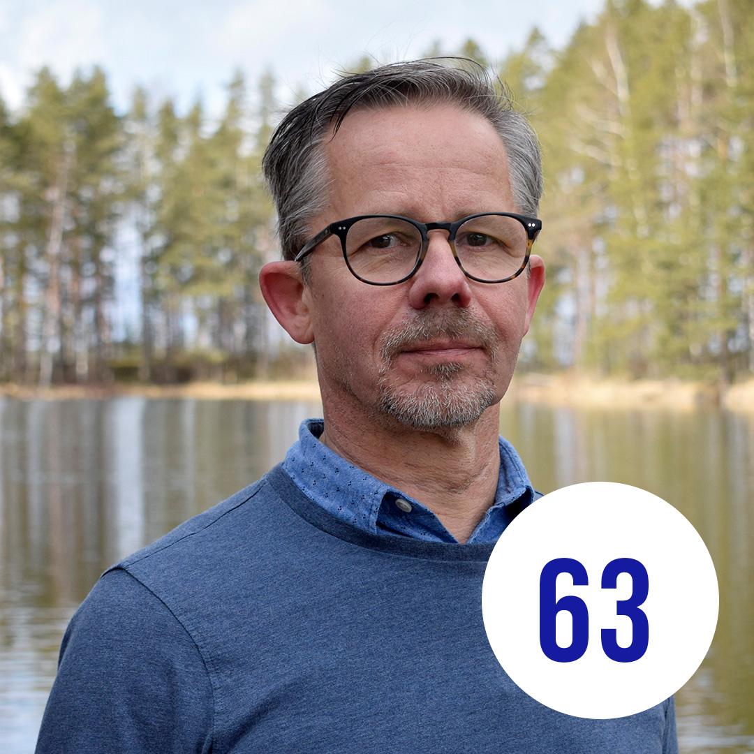 Kuvassa Rainer rannalla