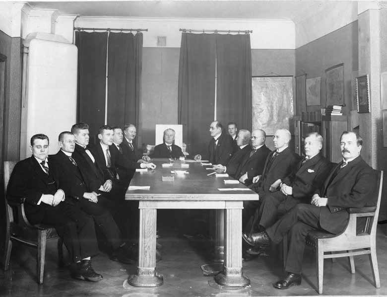 Tampereen kaupungin rahatoimikamari viimeisessä kokouksessaan vuonna 1928.
Kuva: Tampereen museot