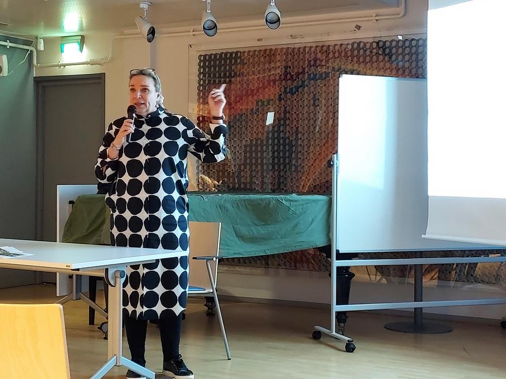 Jäsentilaisuus 16.11.2021 lakimies Tuula Rainto perehdytti testamentin laatimiseen 