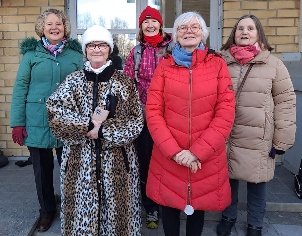 Haagan kansalliset seniorit ry
Hallitus 2022 & toimihenkilöt
Marjut Chugh, Anna-Stina Linden, Ritva Lautala, pj. Kaino Di Silvestre, Marjatta Nissinen. Kuvasta puuttuu Marja Kakriainen
( Kiitos hovikuvaaja Hannu Koponen)