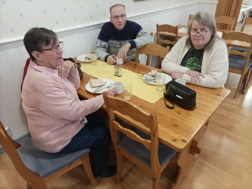 Rajaniemessä aamiaisella 25.10.2023