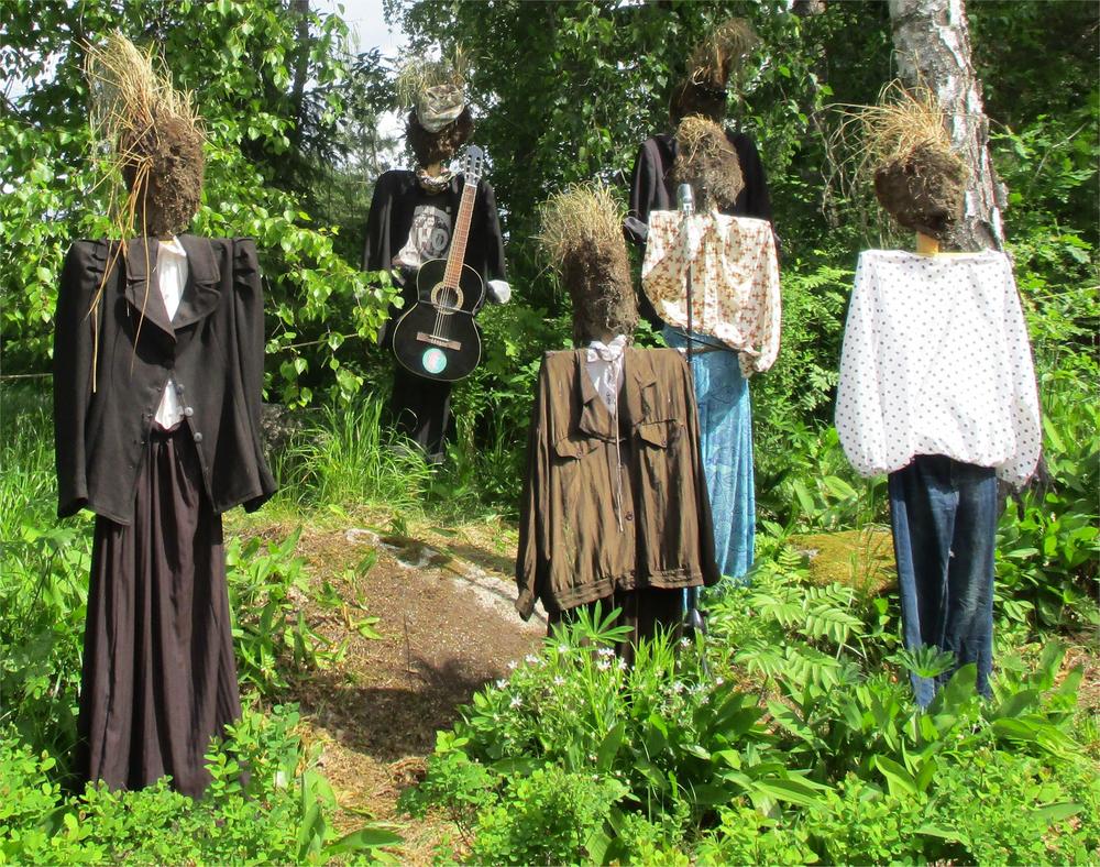 Hiljaista kansaa Lottamuseolla.