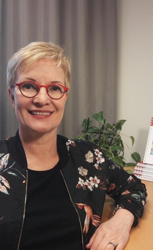 Kirsi Mustonen, Pirkanmaan Muistiyhdistys.