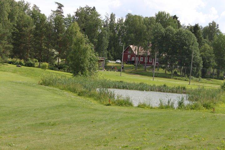 Hiisi-Golfin caddiemasterin sijainti kesällä.