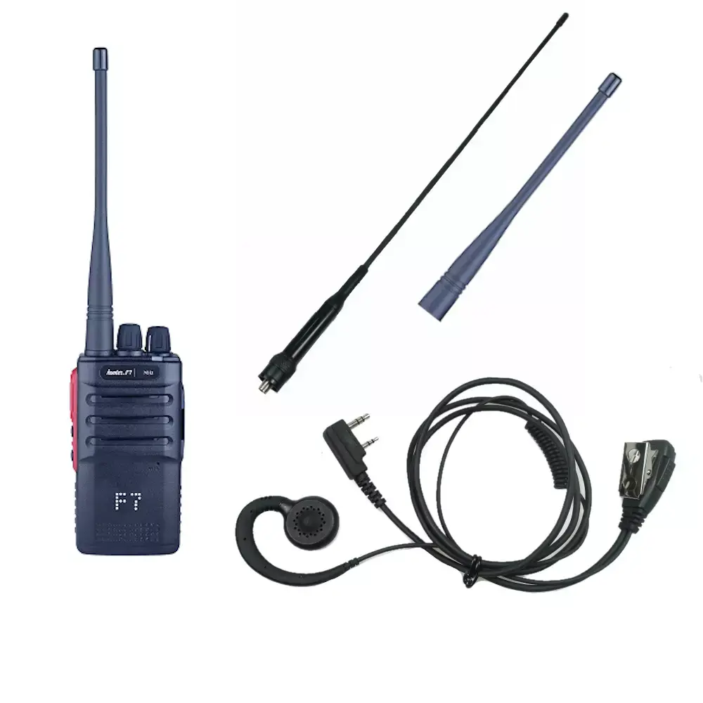 Kuvassa kyläradion käsiradiopaketti