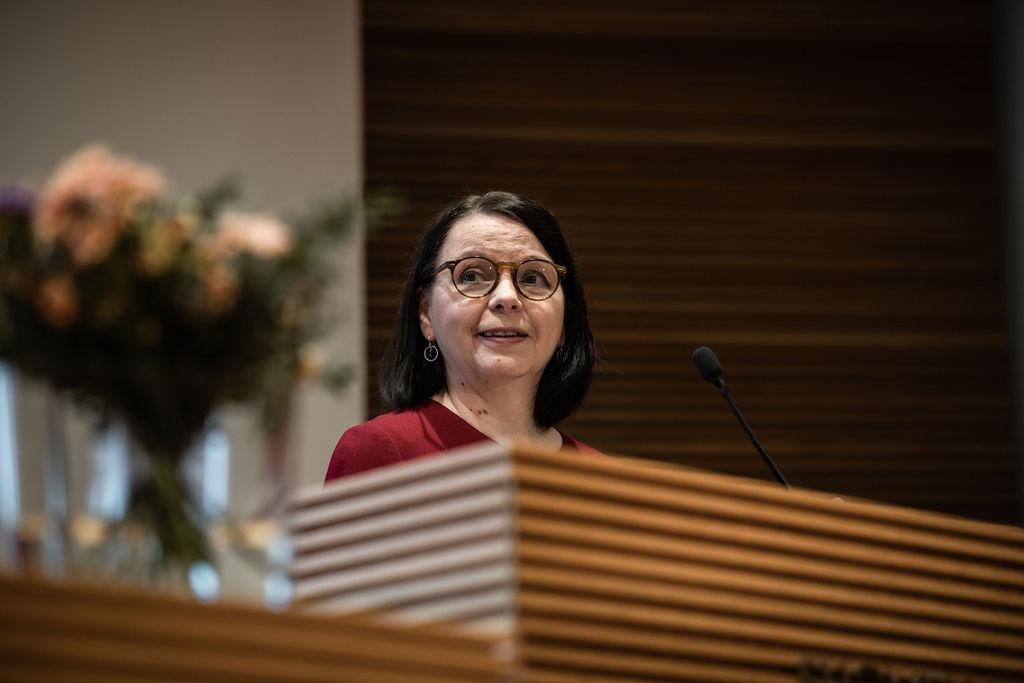 Oikeusministeriön demokratia- ja julkisoikeusosaston päällikkö Johanna Suurpää.