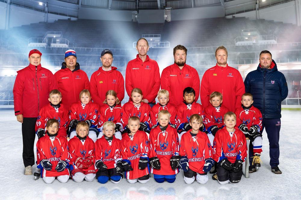 Viikingit U8 joukkuekuva 2024-2025