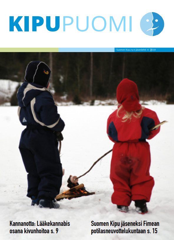 Kipupuomin 4/2019 kansi, jossa kaksi lasta on toppapuvuissa nuotion äärellä.