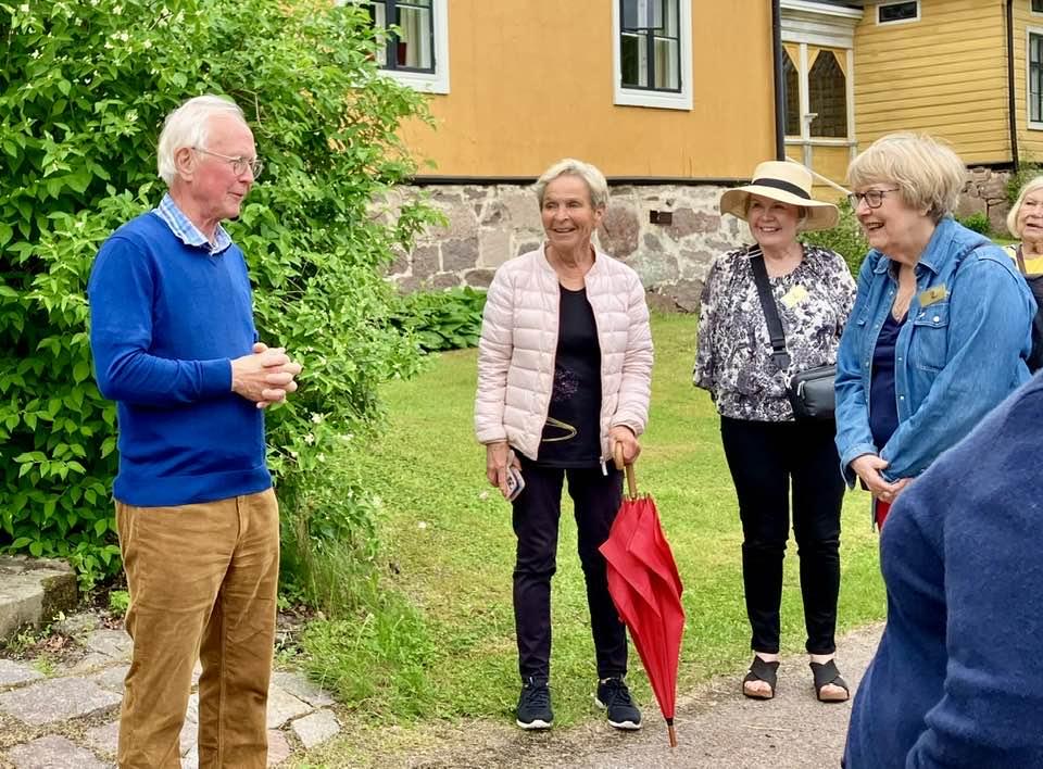 Innostava Mikael Aminoff esitteli Kansallismuseon Ystäville vaikuttavaa Riilahden kartanoa