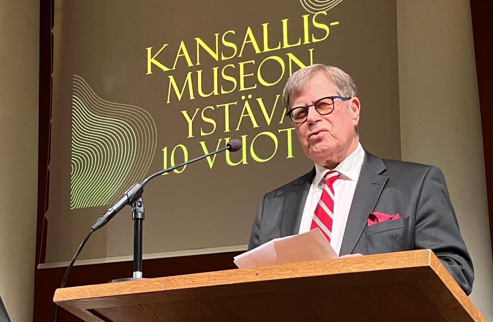 Perustajajäsen ja pitkäaikainen varapuheenjohtaja Timo Sarvilinna piti 10-vuotisjuhlassa katsauksen Yhdistyksemme synty- ja alkuvaiheisiin. 