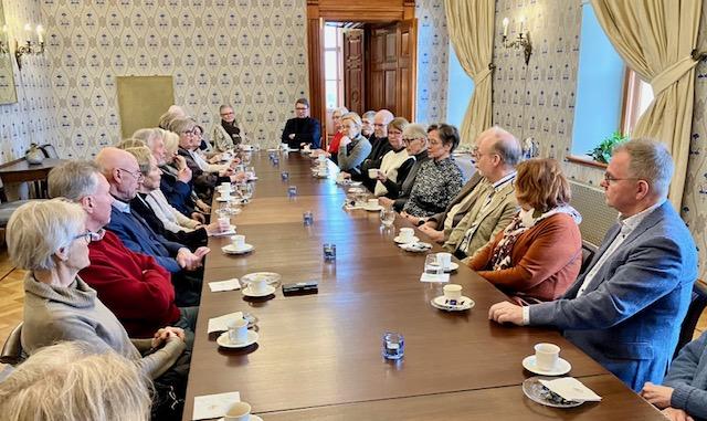 Suurlähetystössä meille avattiin Suomen ja Viron suhteita -  ja erityisesti Suomen maakuvaa Virossa. 