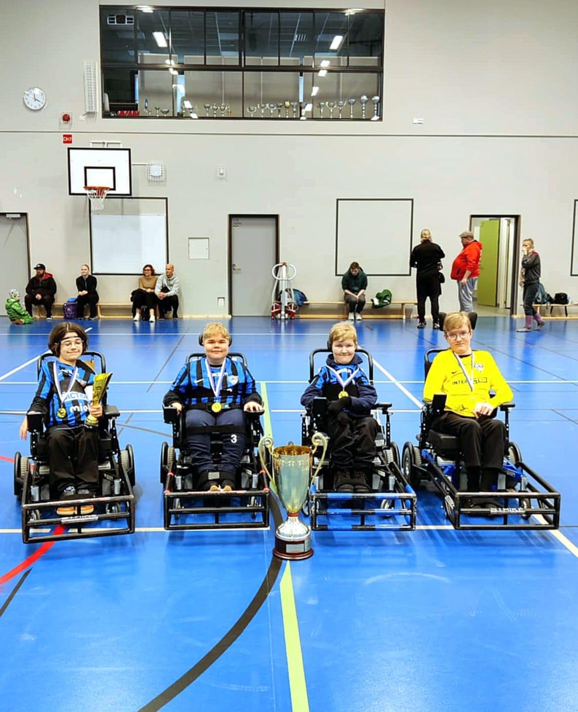 Kuvassa FC Inter Powerchair -joukkue