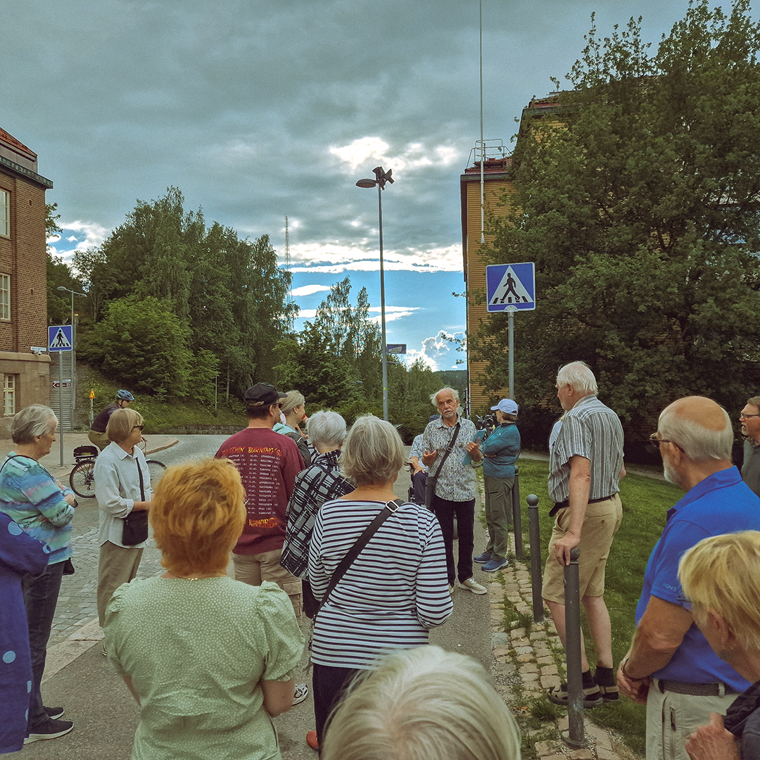 kävelyopastus Lahden keskustassa