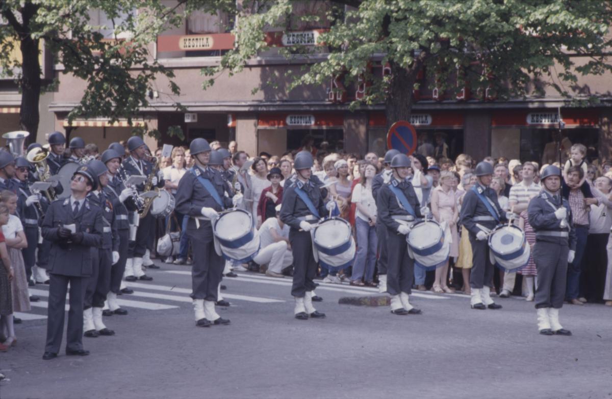 Lahti war history bus tour Finland coach group
