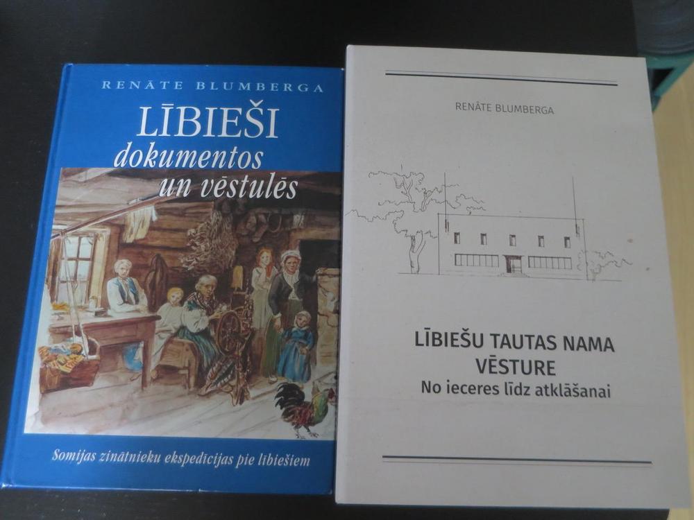 Renāte Blumbergan pääteokset. Kuva: Tapio Mäkeläinen, 2025.
