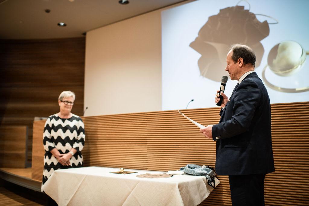 Människorättscentrets direktör Sirpa Rautio och justitieombudsman Petri Jääskeläinen.