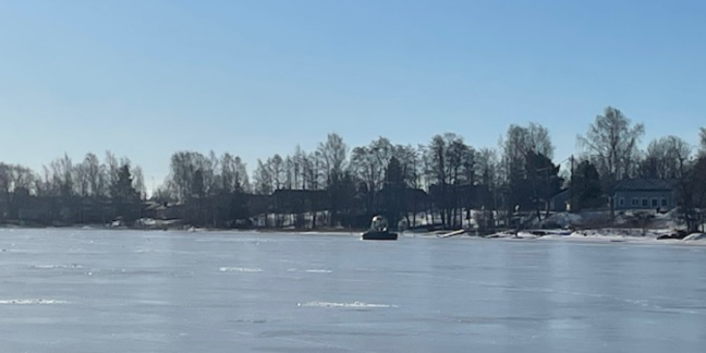 talvinen maisema mereltä kuvattuna Pitäjänsaareen.