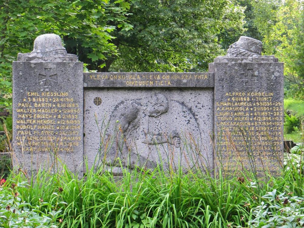 This White Army Monument was sculpted by Urho Heinänen in 1920. On the left side you can see all the names of fallen German soldiers. On the right, those of the fallen Whites.