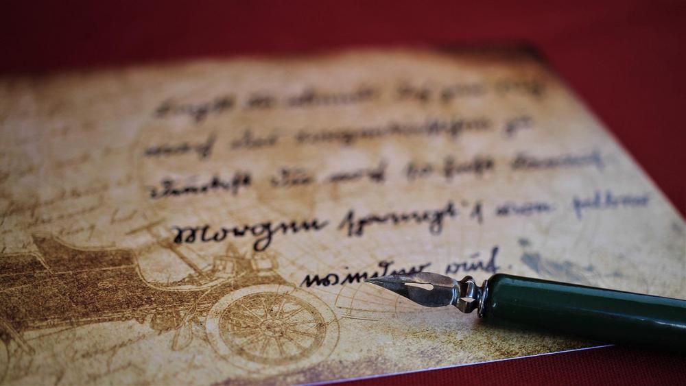 Vanha kirje, jossa käsinkirjoitettua kaunokirjallisuutta.