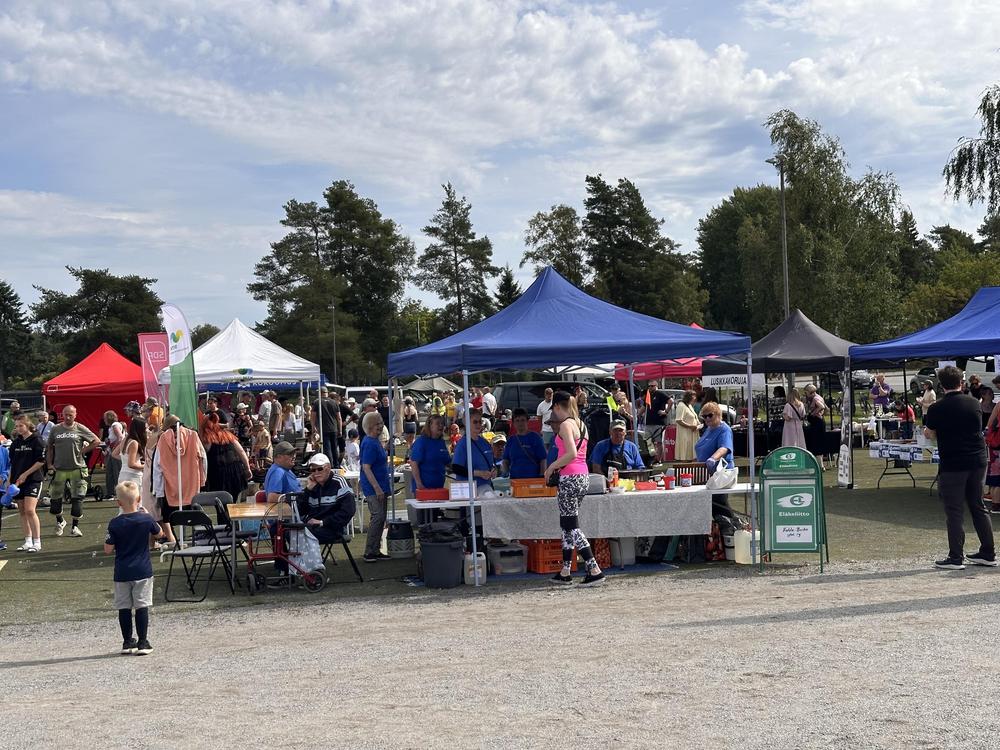 Ruskopäivien 2026 toritapahtuman yleisöä.