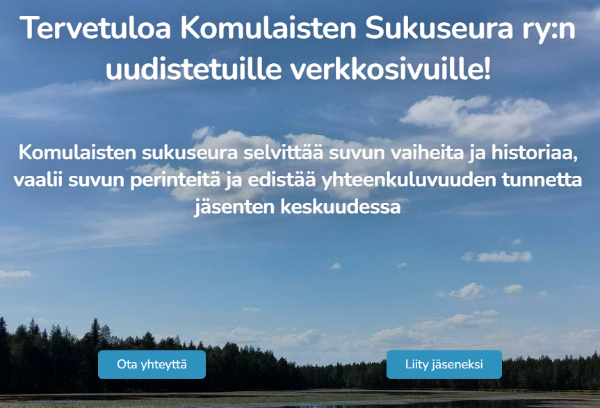 Kuvakaaååaus Komulaisten Sukuseura ry:n verkkosivujen pääsivulta jossa järvimaisema.