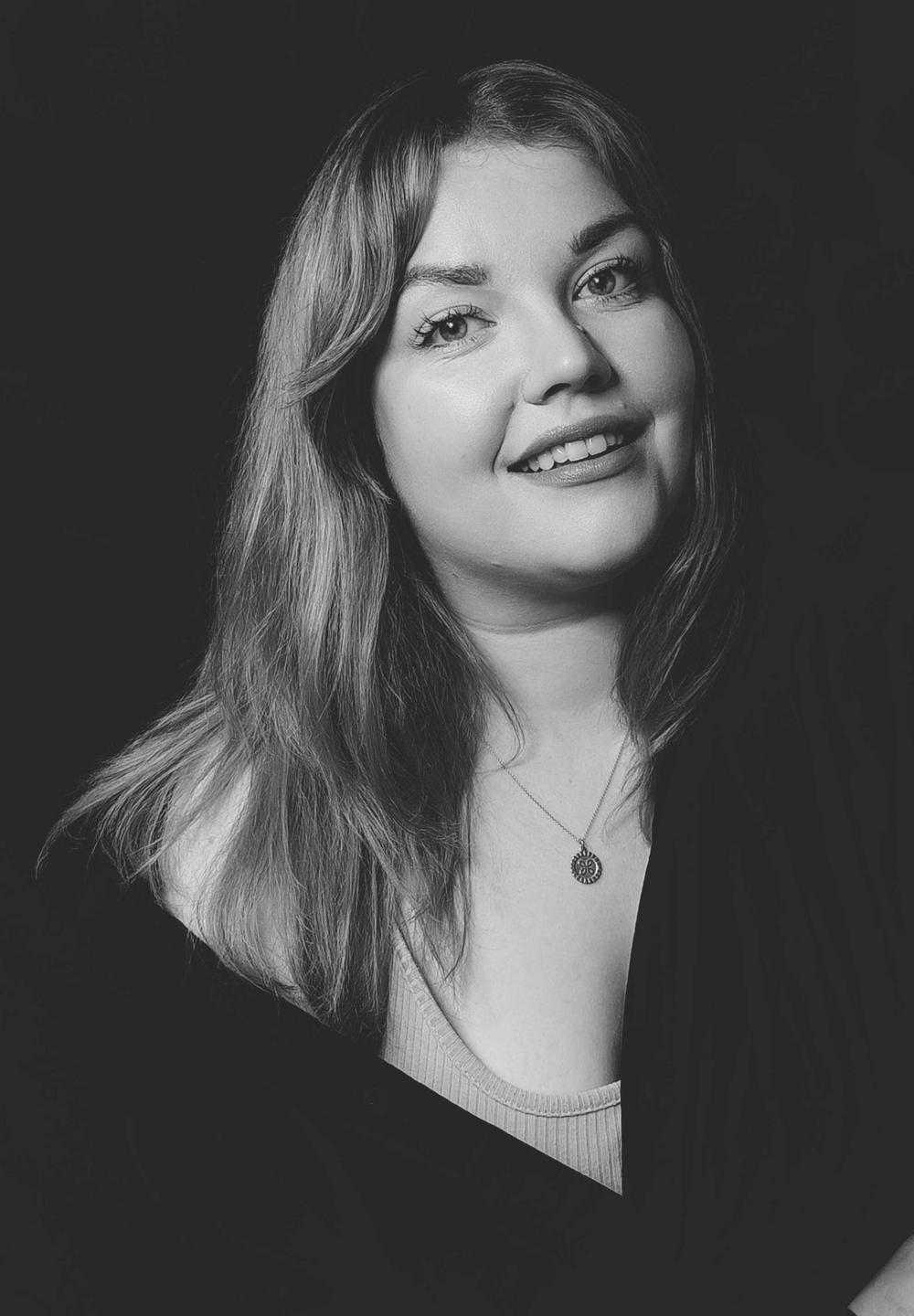 Pikselien kuoronjohtajan Janina Korkia-Ahon omakuva