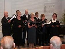 Lauluryhmä esiintymässä