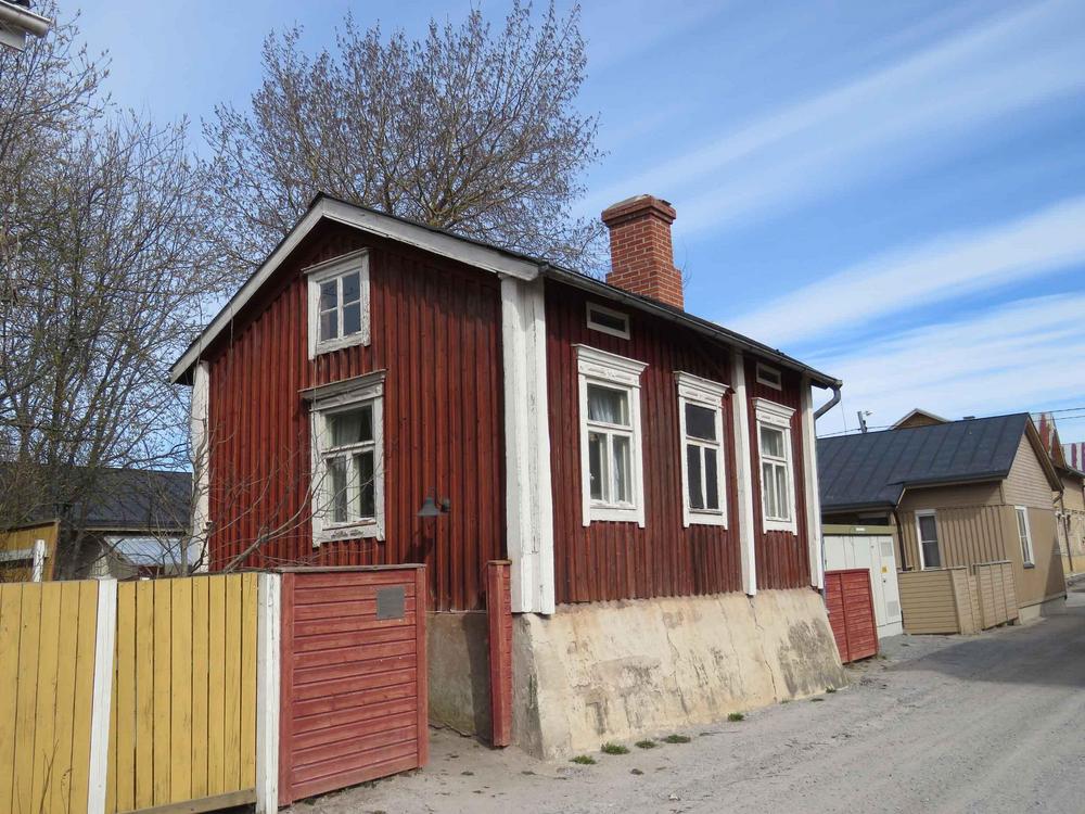 Punainen puutalo