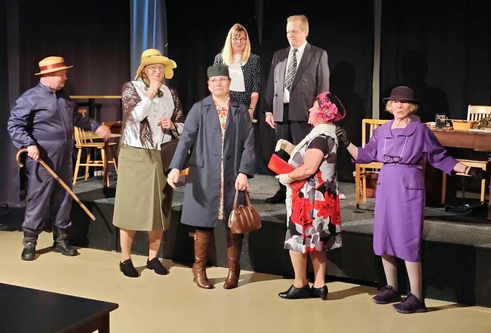 Joppe, Eveline, Saga, Ruusunen ja Ohjaaja Päivi
Takana Kirre ja Vitikka