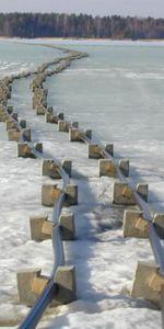 Vesijohdot valmiina upotukseen.